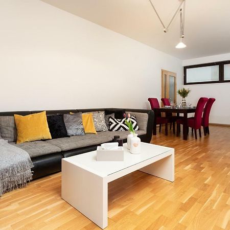Prague Days - Family 2Bdr Apt - Garage Parking - Balcony ภายนอก รูปภาพ