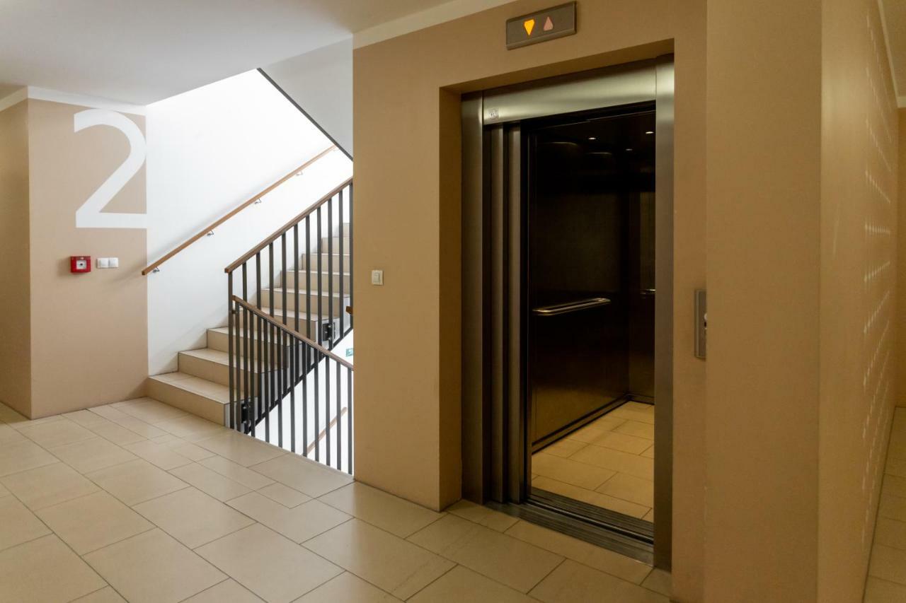 Prague Days - Family 2Bdr Apt - Garage Parking - Balcony ภายนอก รูปภาพ