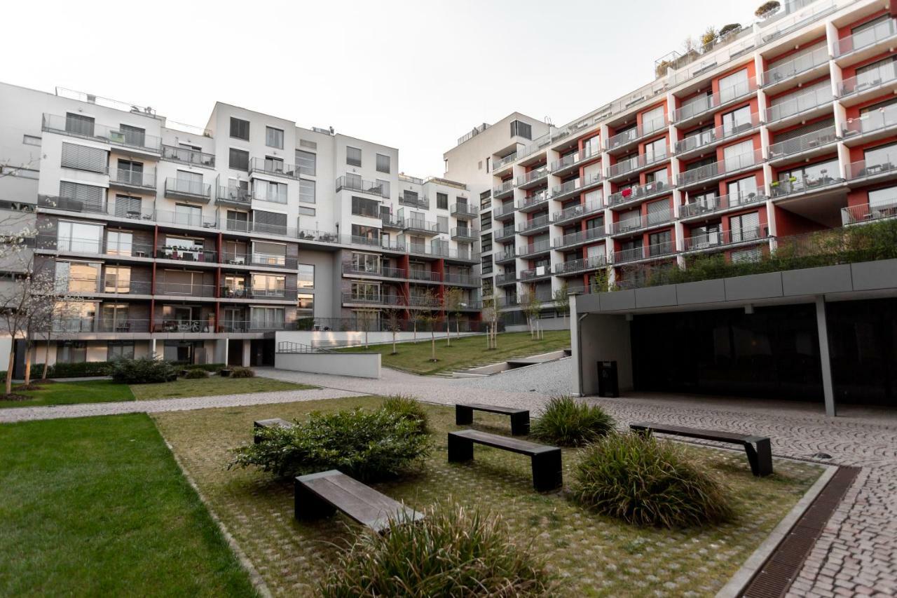 Prague Days - Family 2Bdr Apt - Garage Parking - Balcony ภายนอก รูปภาพ
